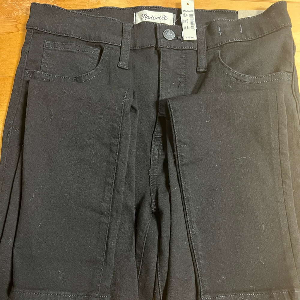 Madewell Roadtripper jeans. Size 27 Black in color.